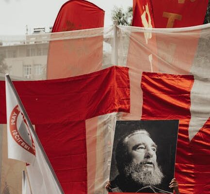 Ўзбекистонда тўлиқ биопарчаланадиган плёнка яратилди: Энди халталар муаммо эмас!