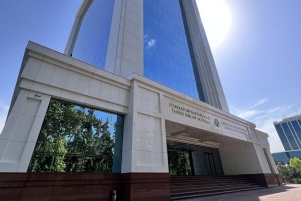 Малайзия ва Покистоннинг Ўзбекистондаги янги элчилари тайинланди